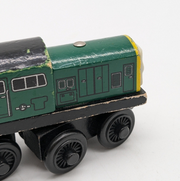 Thomas & Friends Wooden Railway Train Engine Derek - Picture 10 of 16